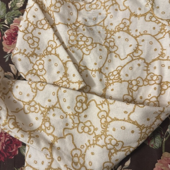 3 Month old Hello kitty Outfit for baby girl For Sale - Picture 5 of 7